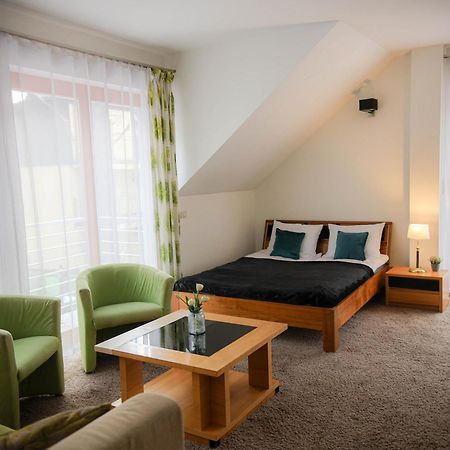 Apartamenty Przy Plazy - Willa For You โปเบียโรโว ภายนอก รูปภาพ