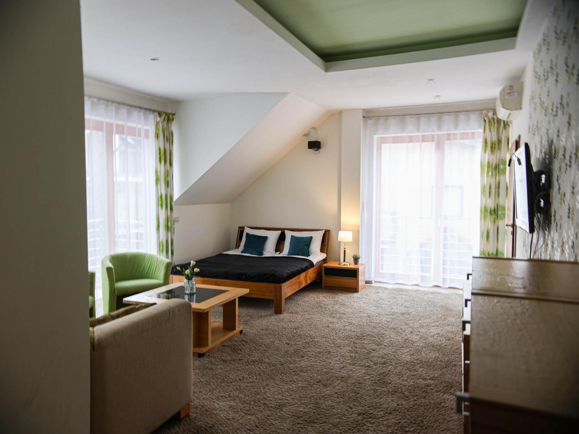 Apartamenty Przy Plazy - Willa For You โปเบียโรโว ภายนอก รูปภาพ