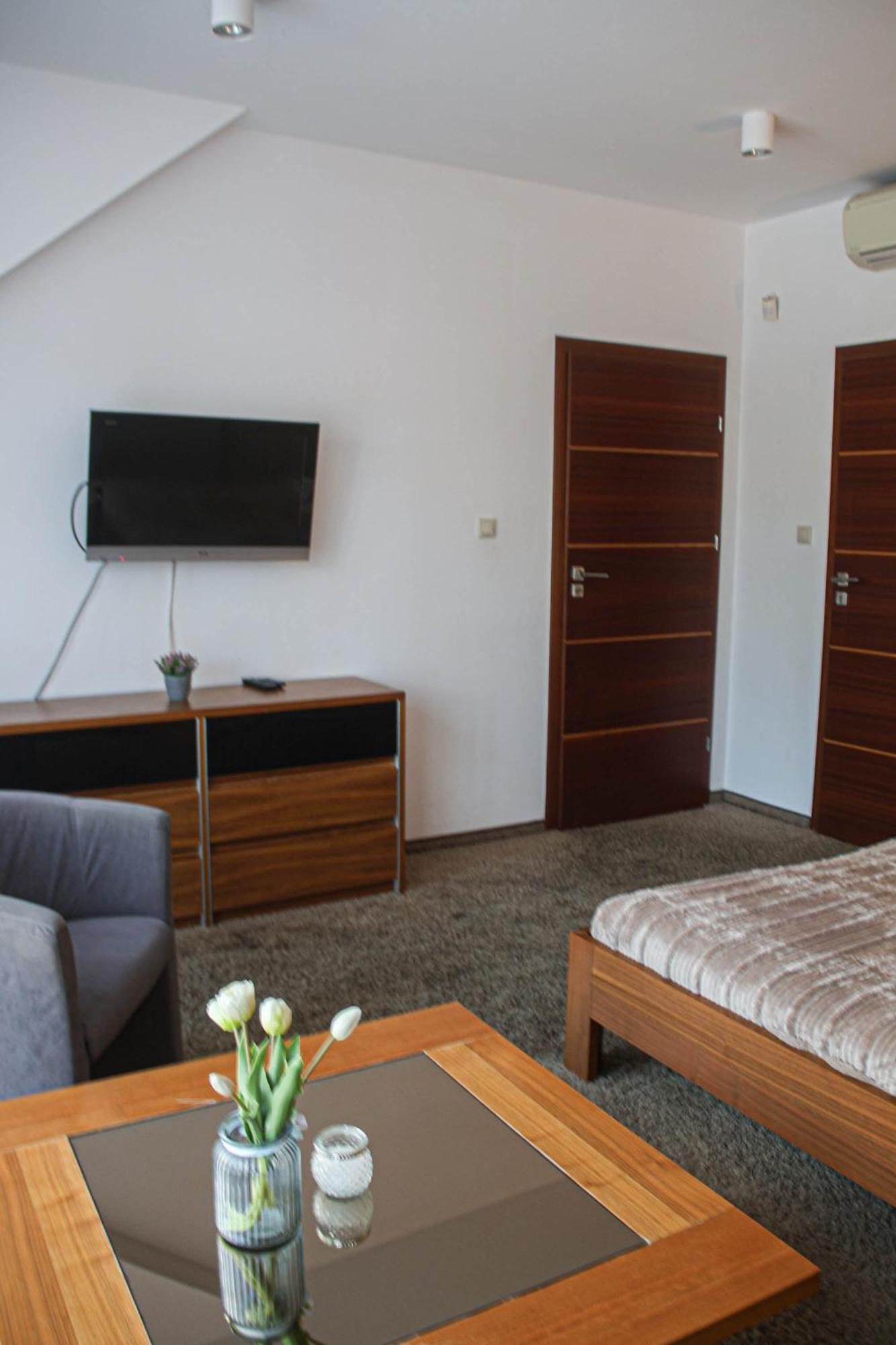 Apartamenty Przy Plazy - Willa For You โปเบียโรโว ภายนอก รูปภาพ