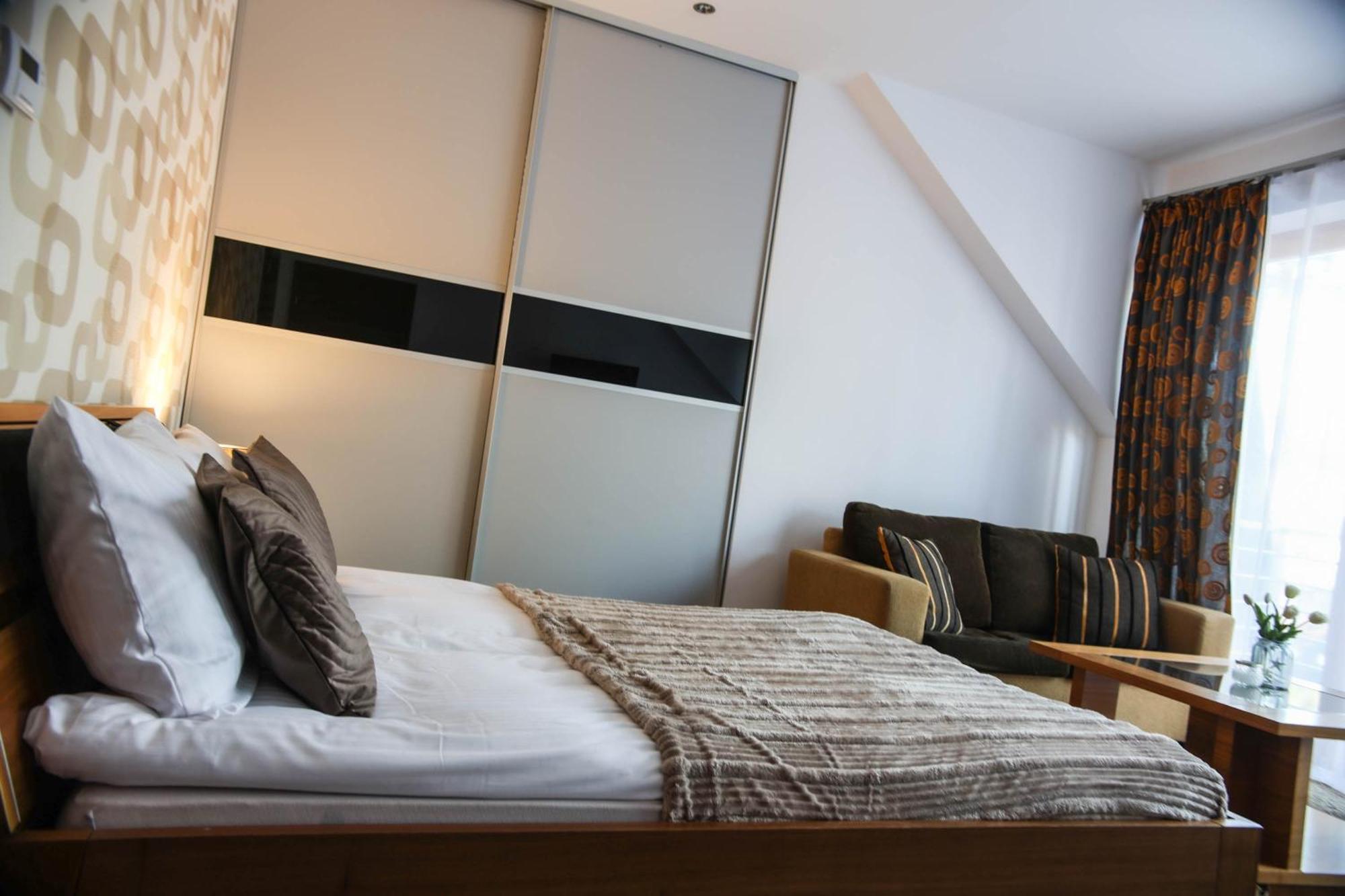 Apartamenty Przy Plazy - Willa For You โปเบียโรโว ภายนอก รูปภาพ